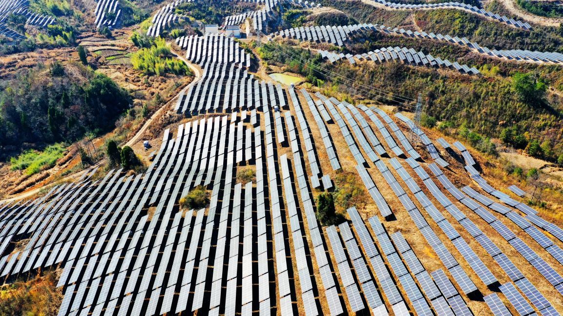 China's newly installed PV capacity up 60 percent from a year ago