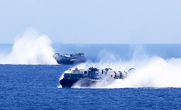 Naval landing ship flotilla conducts actual combat training