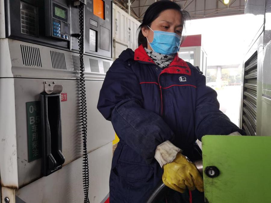 Shanghai fuels buses with biodiesel made from 'gutter oil'