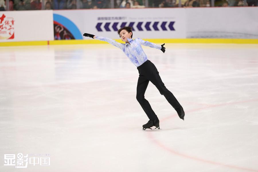 Feature: 12-year-old figure skating devotee makes it to the top