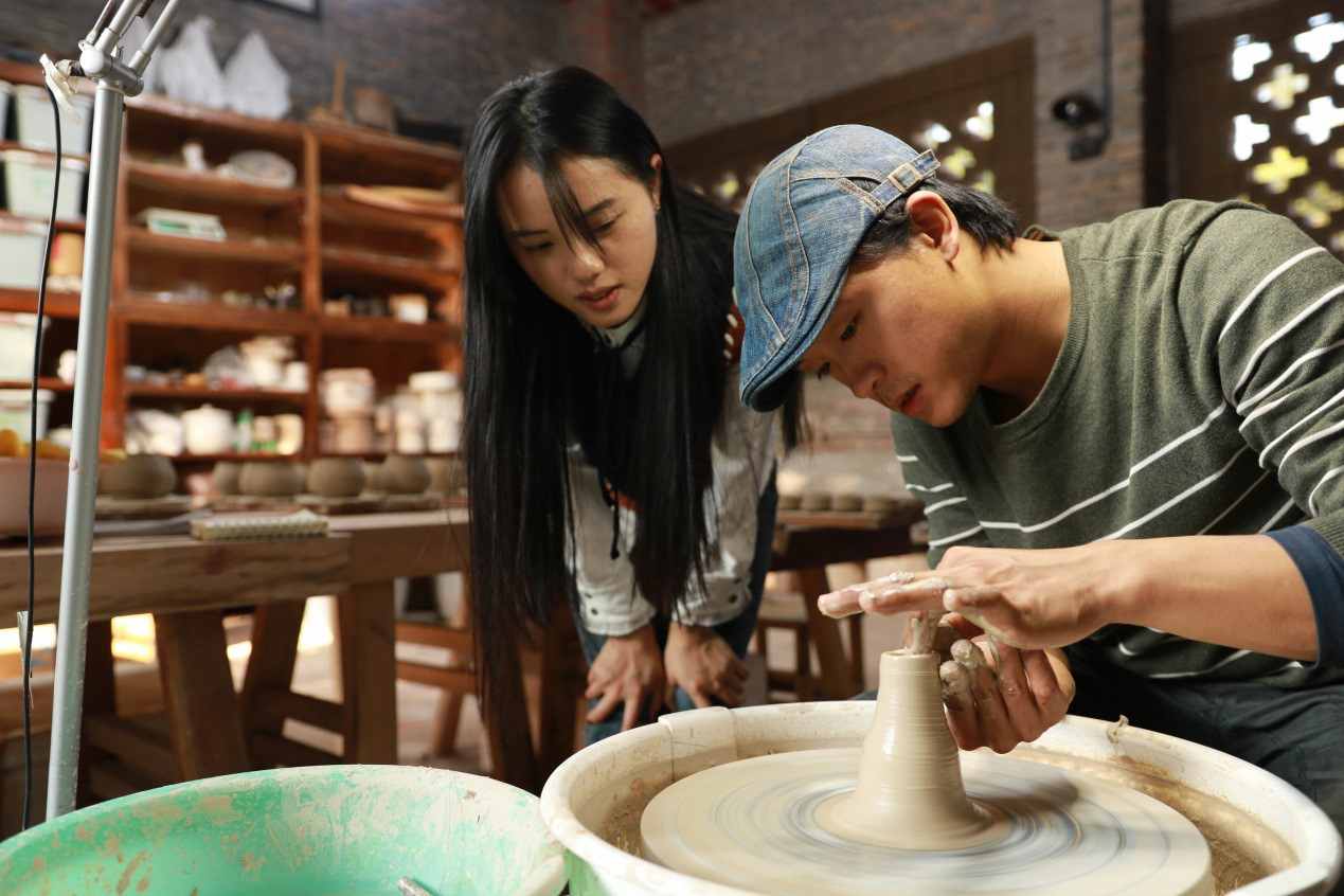 Time-honored Rongchang pottery in China full of new vitality