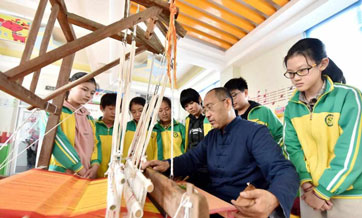 Schools in Hebei introduce intangible cultural heritages to students