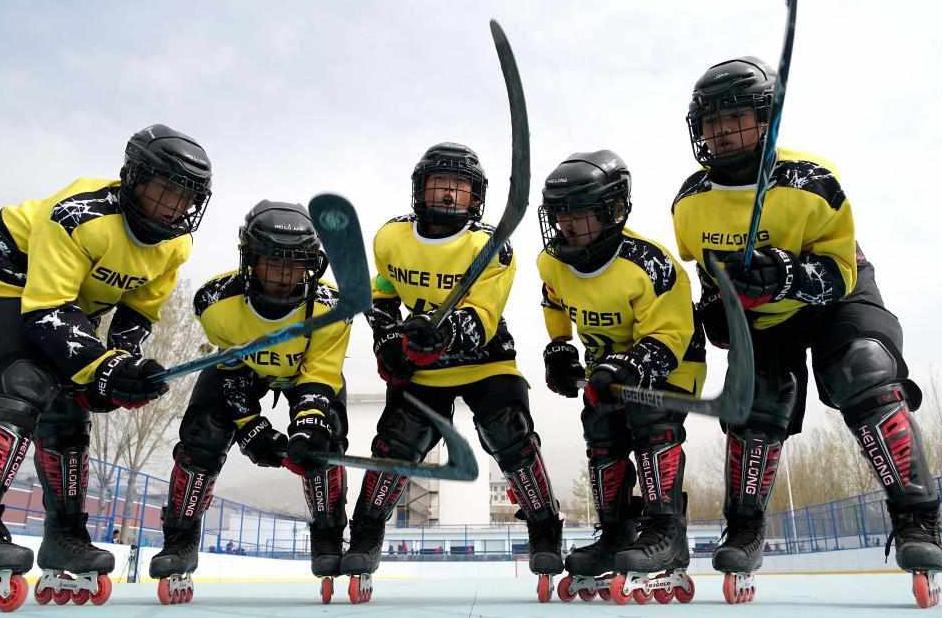 China's martial arts school builds ice hockey team