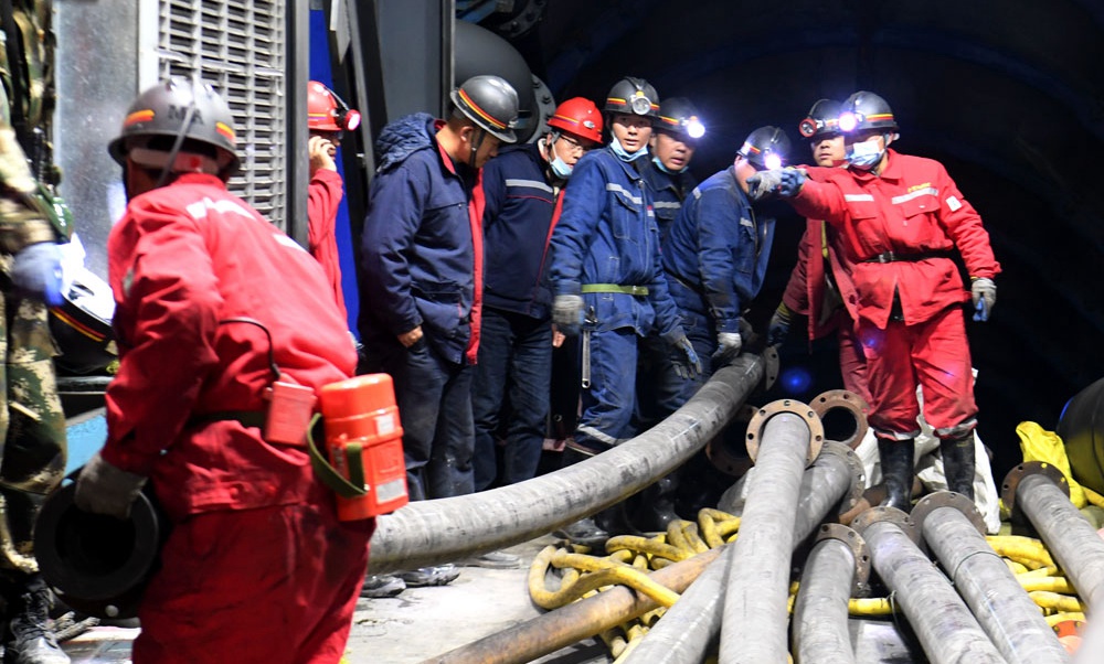 Rescue continues after coal mine flood in Xinjiang