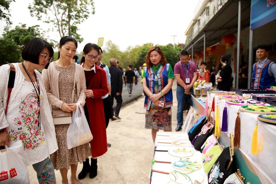 People of the She ethnic group celebrate traditional Shangsi Festival in Fujian province