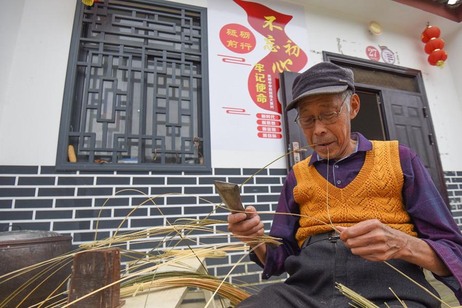 China strives to help relocated poor embrace better life