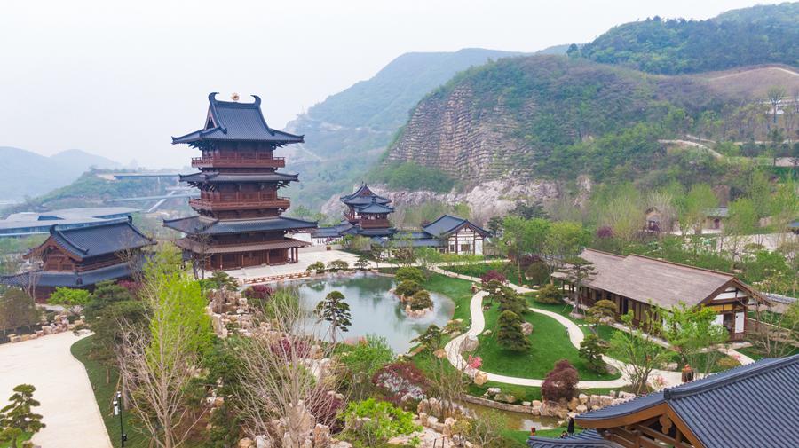 Jiangsu hosts horticultural expo in gardens transformed from quarry remains