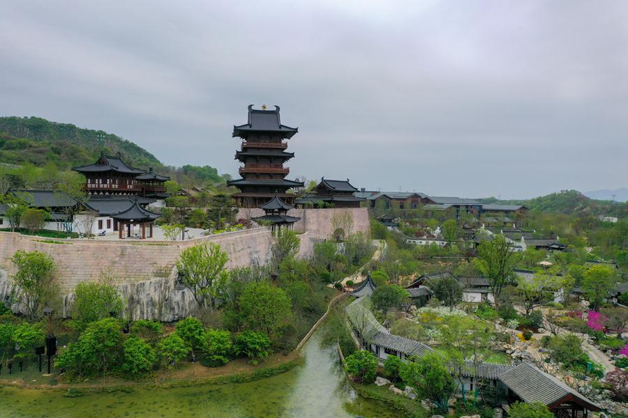 Jiangsu hosts horticultural expo in gardens transformed from quarry remains