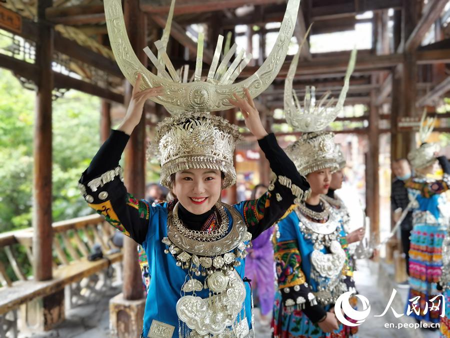 The traditional folk costumes of the Miao – “History worn on the body”