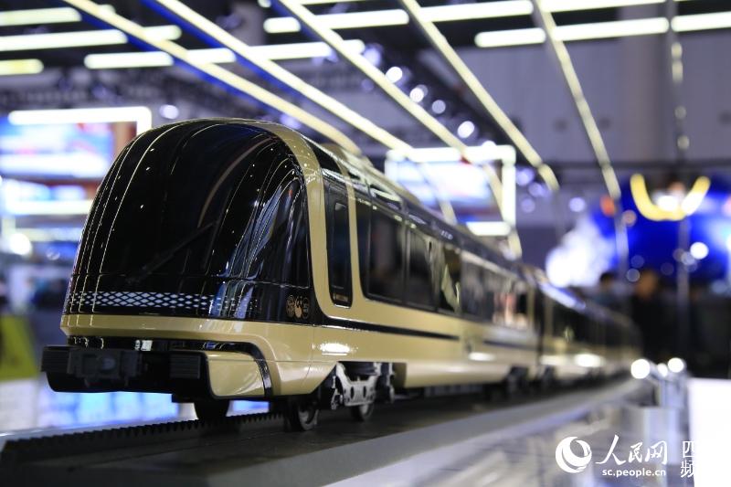 World's first 160 km/h monorail maglev train makes its debut in Chengdu