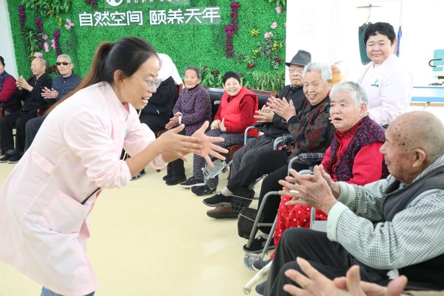 Community-based elderly care offers new choices for Chinese seniors
