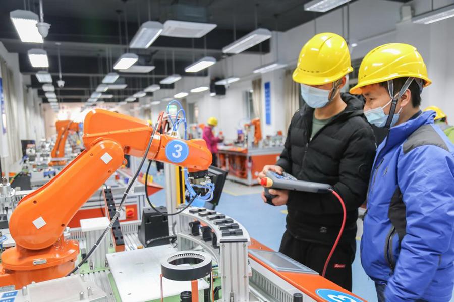 China speeds up cultivation of skilled workers to meet surging demand