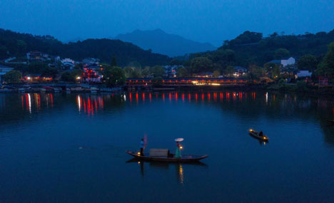 Night view of Sandu Fishing Village in Zhejiang