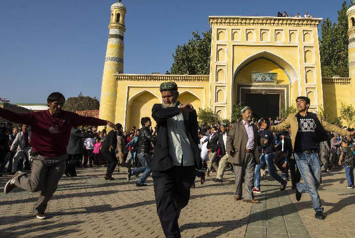 Harmonious Xinjiang -- Uyghur youth tells real lives of ethnic minority people in China