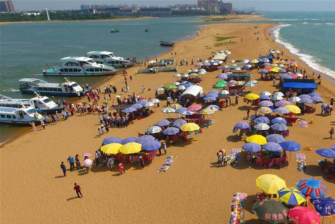 China to see travel peak during May Day holiday