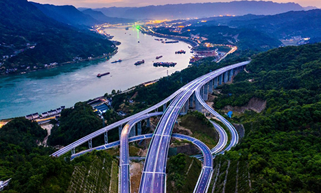 Expressway construction reveals China's rapid development