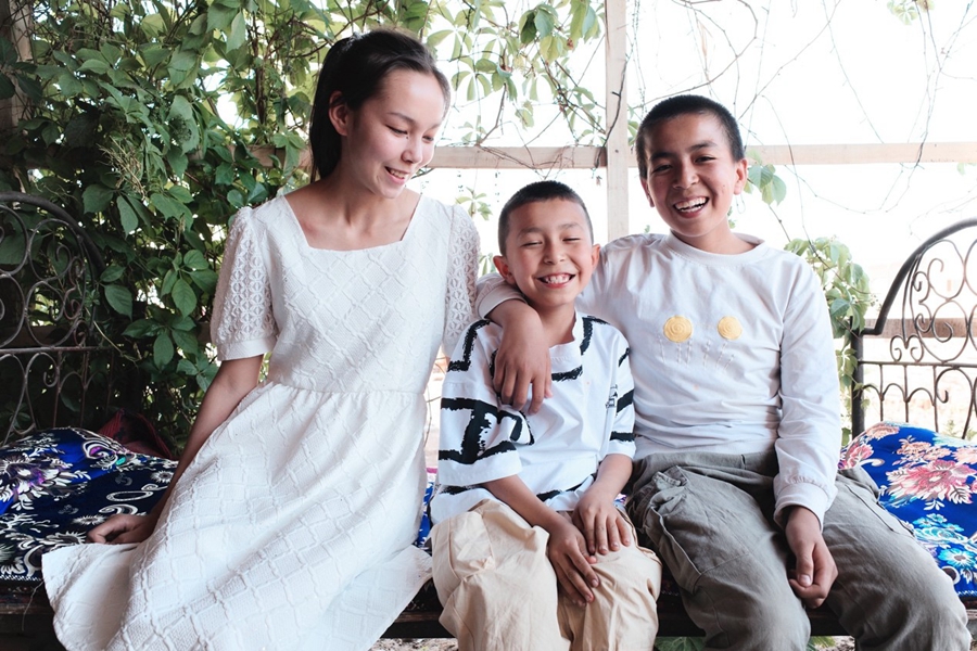 Smiling kids in Xinjiang