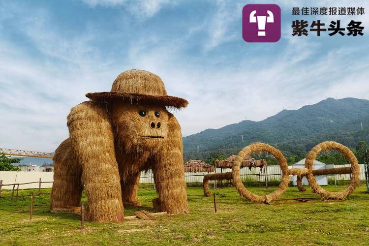 Chinese straw sculpture team earns up to 40 million yuan a year