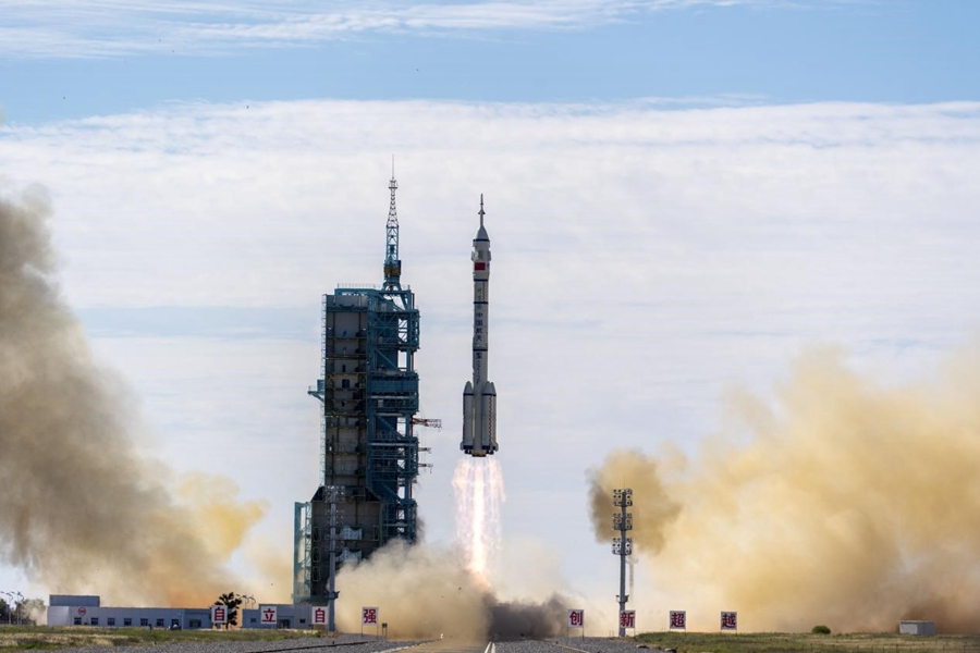 China shows strength and sense of responsibility as major country in space exploration
