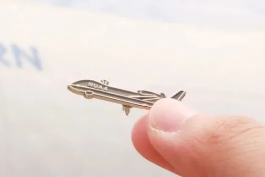 University sends out admission letters with aircraft emblems
