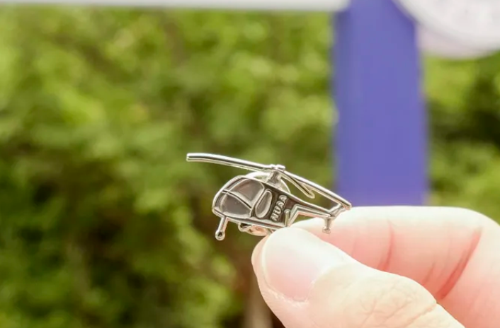 University sends out admission letters with aircraft emblems