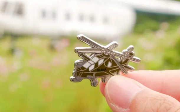 University sends out admission letters with aircraft emblems