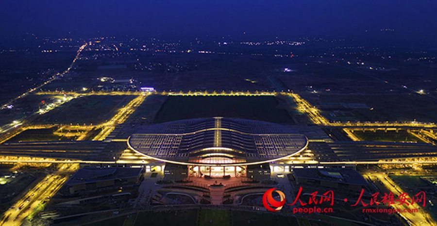 In pics: crescent moon-shaped park in Xiong'an New Area opens to public