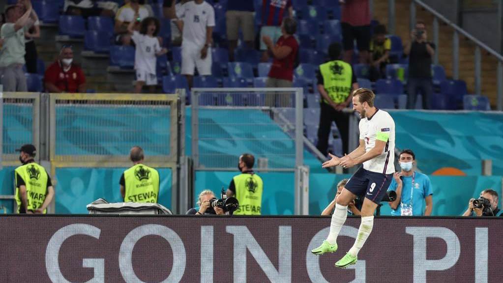 England cruise 4-0 past Ukraine into the Euro 2020 semis