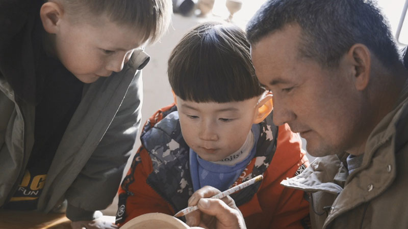 Wood carving: time-honored handicraft of Kazakh ethnic minority in Xinjiang