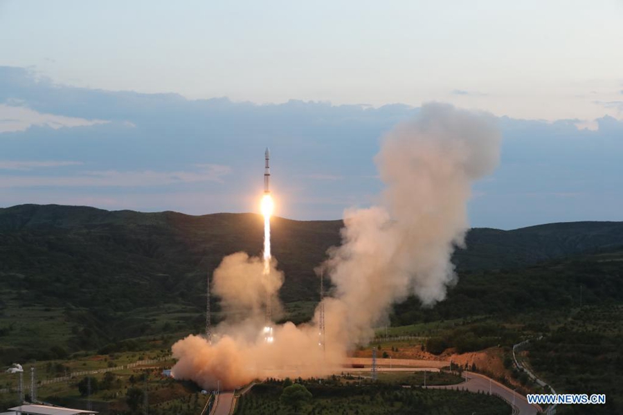 China launches new satellite group