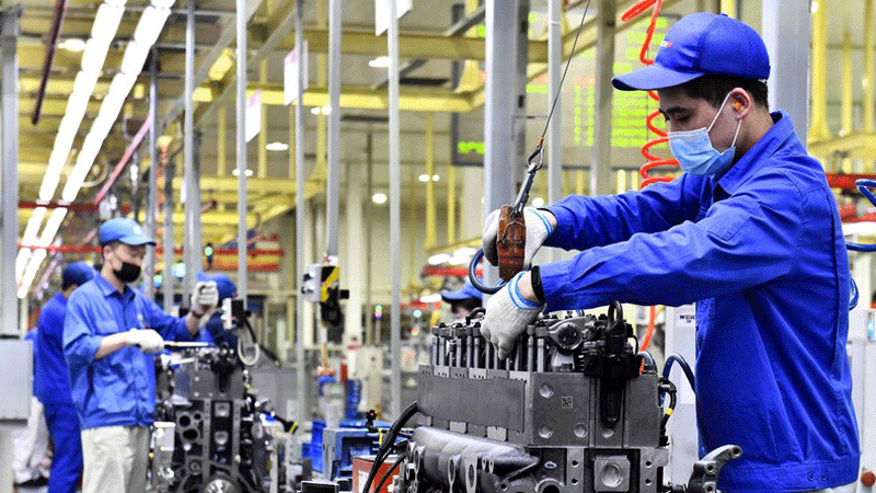 China's industrial profits surge 66.9 pct in H1