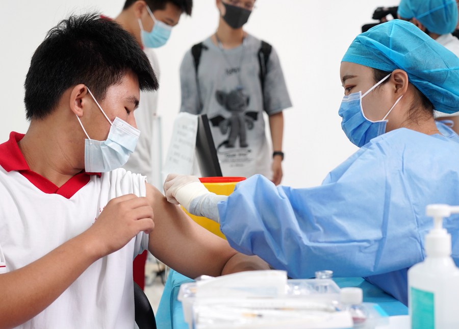 Over 1.56 bln doses of COVID-19 vaccines administered in China