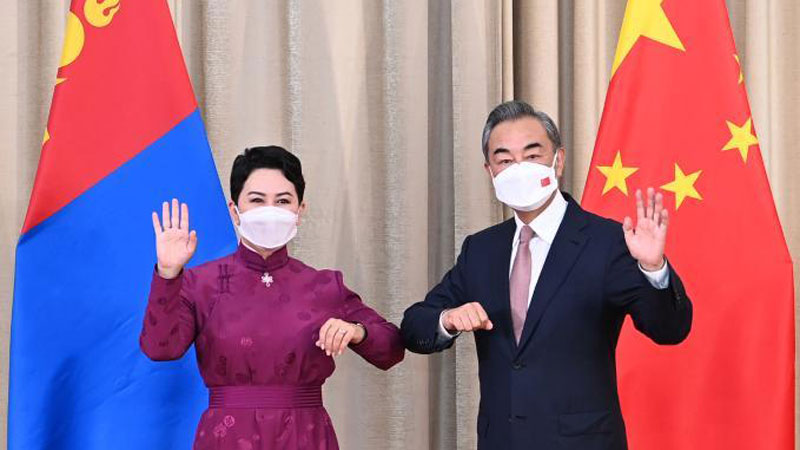 Chinese, Mongolian FMs hold talks on boosting bilateral ties