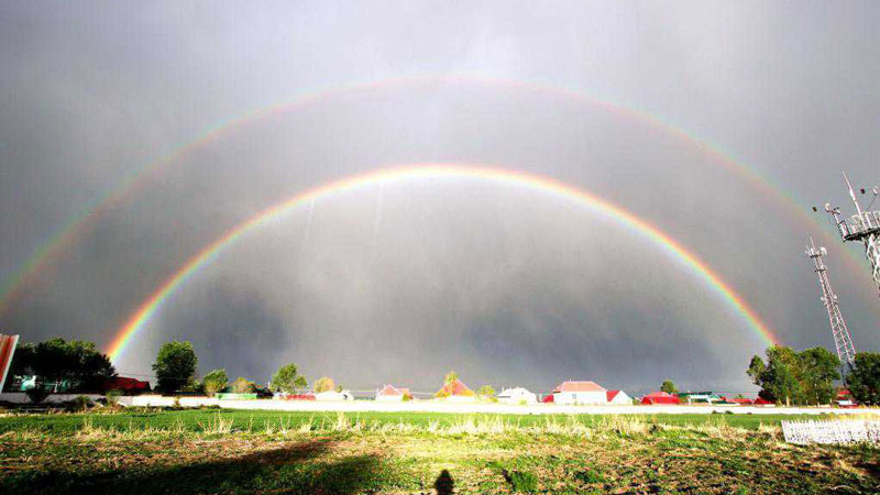 Xinjiang meteorological workers strive for rainbow forecast accuracy