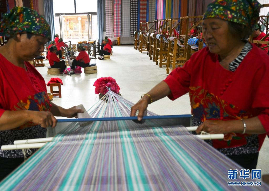 Homespun cloth helps increase villagers’ incomes in N China’s Shanxi province