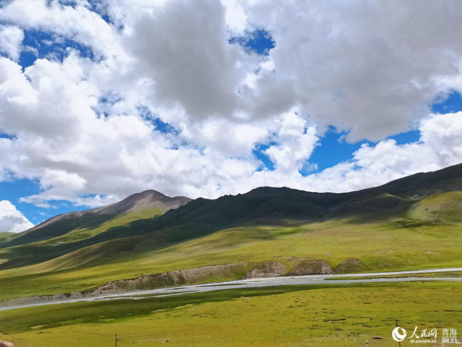 In pics: Beautiful scenery of Sanjiangyuan region in NW China's Qinghai