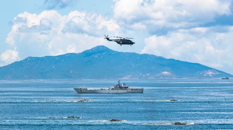 Combined-arms brigade conducts landing training