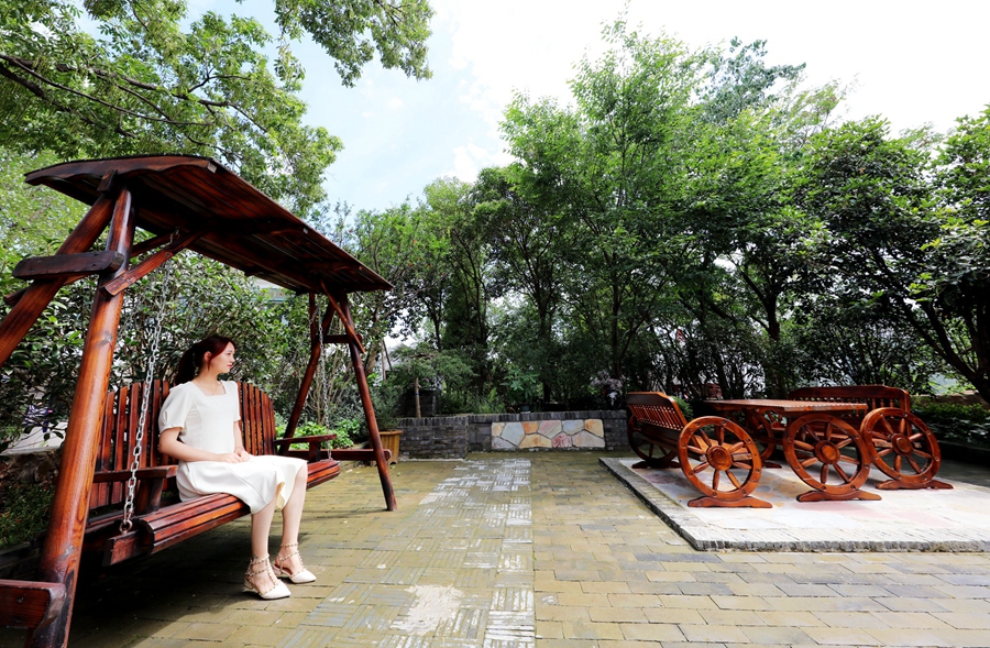 Village in Nanjing, east China embraces prosperity through development of homestay tourism industry