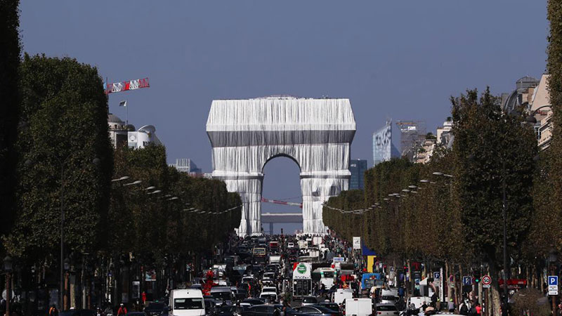 Arc de Triomphe to stay wrapped for two weeks