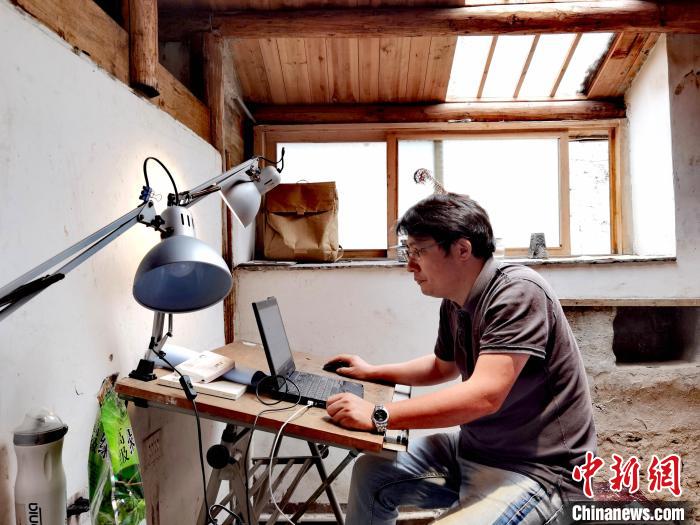 Chinese architect rekindles public nostalgia through efforts to restore ancient buildings in SW China’s Guizhou province