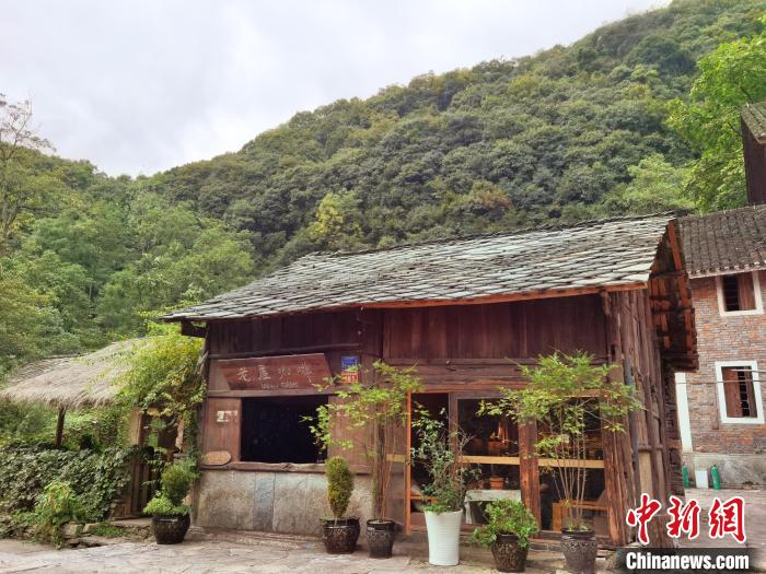 Chinese architect rekindles public nostalgia through efforts to restore ancient buildings in SW China’s Guizhou province