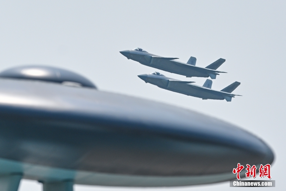 China's J-20 stealth fighters with domestic engines make debut at Airshow China 2021