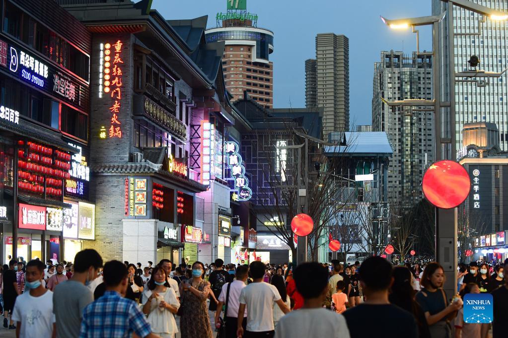 In pics: night life in Chinese cities during National Day holiday