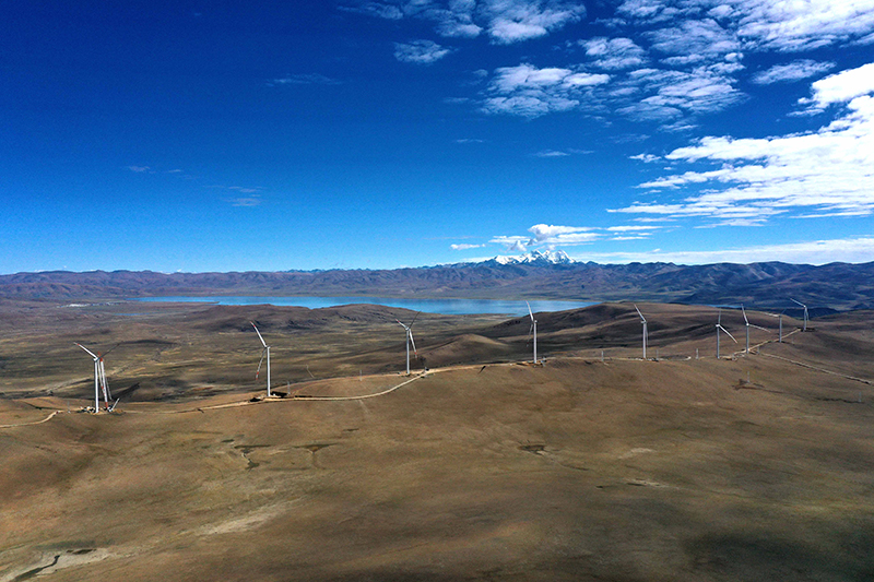 Photo shows the world’s highest-altitude wind farm in Zhegu township, southwest China’s Tibet Autonomous Region. (Photo courtesy of the interviewee)