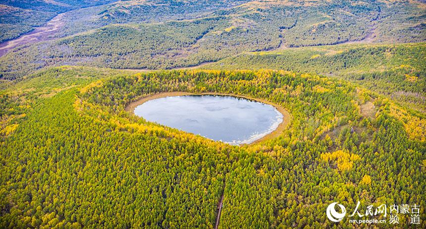 Dreamlike autumn scenery in Arxan, N China’s Inner Mongolia