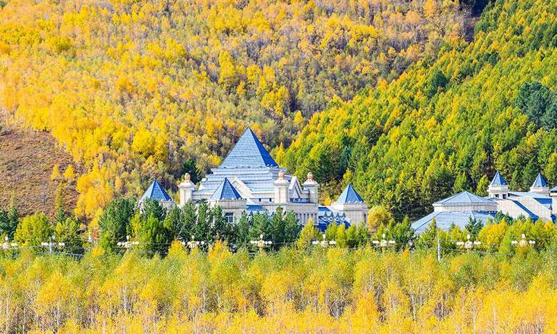 Dreamlike autumn scenery in Arxan, N China’s Inner Mongolia