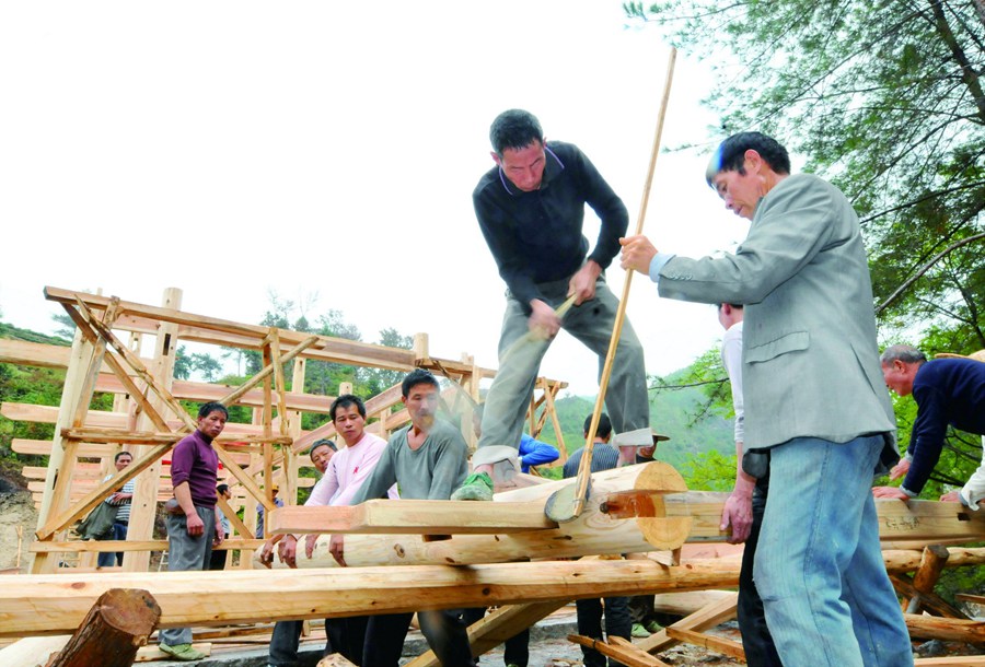 Explore wooden arch bridge building techniques of southeast China's Fujian