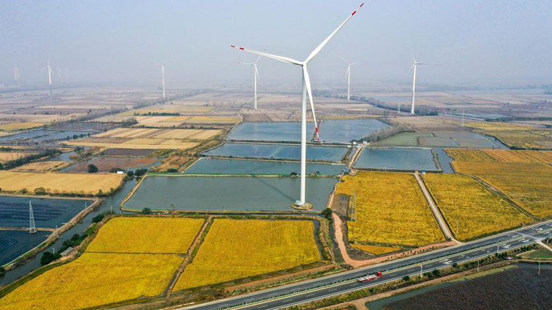 Baoying County of Jiangsu boosts green development by promoting solar and wind energy