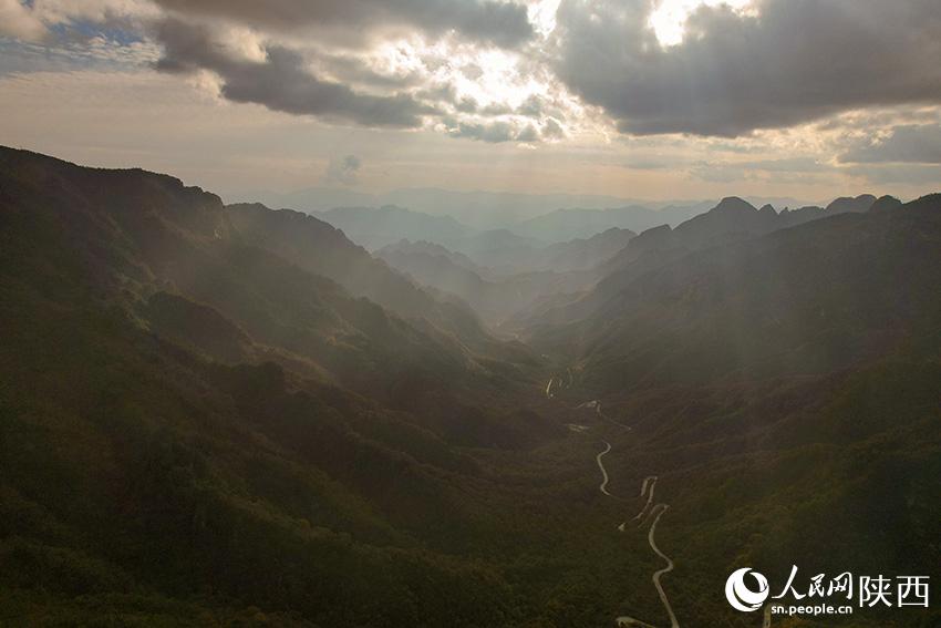 Picturesque autumn in Qinling Mountains