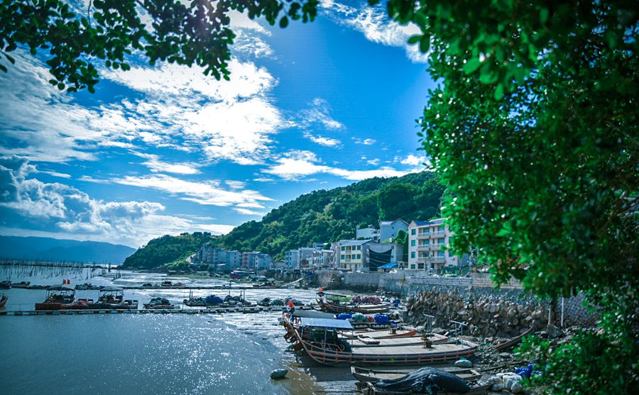 Explore simple, idyllic fishermen's life in Fujian's small village